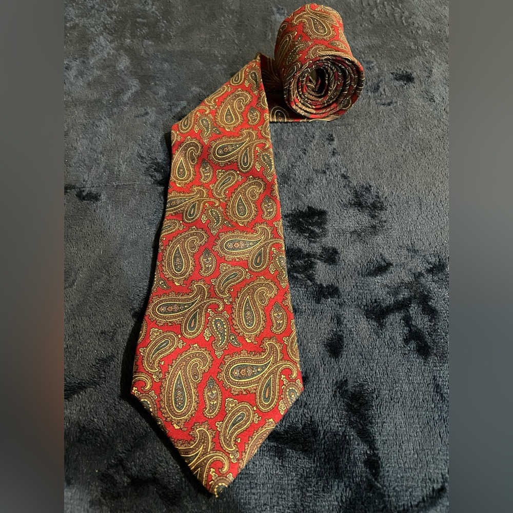 VINTAGE Dillards tie